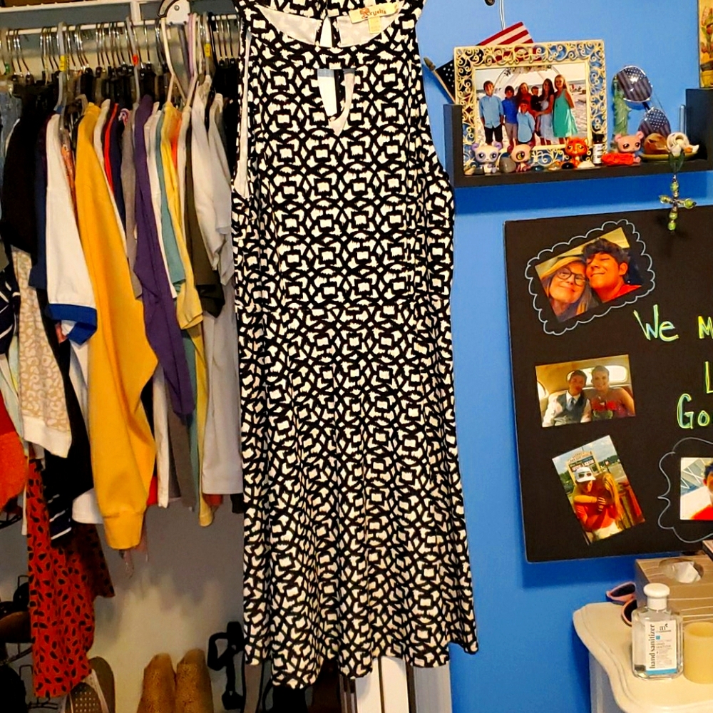Black and white pattern flate dress